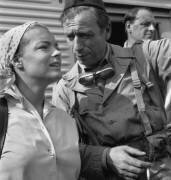Yves Montand et Romy Schneider sur Set of Film Paris Brule-T-Il ? (Rue des Archives) - Muzeo.com