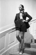 Yves St Laurent Fashion (Rue des Archives) - Muzeo.com