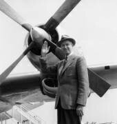 Arrivée de James Stewart à Orly (Rue des Archives) - Muzeo.com