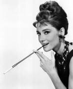 Audrey Hepburn (anonyme) - Muzeo.com