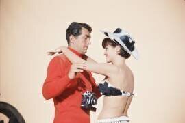 Dean Martin en tant que Matt Helm sur le plateau de tournage de 