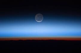 Earth’s Moon (Nasa) - Muzeo.com