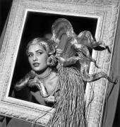 Fête de la coiffure, dans un cabaret à Paris, le 6 janvier 1952 (Rue des Archives) - Muzeo.com
