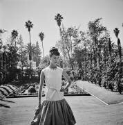 Gretchen Van de Kamp Ward In Gustave Tassell (Slim Aarons) - Muzeo.com