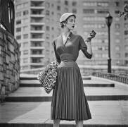Jean Patchett For Saks Fifth Avenue (Slim Aarons) - Muzeo.com