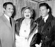 Jean Sablon, Marlene Dietrich et Jean Pierre Aumont (Rue des Archives) - Muzeo.com