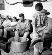 Johnny Hallyday sur le plateau de film Where Are You From, Johnny ? (Rue des Archives) - Muzeo.com