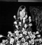 La chanteuse française, auteure et compositrice, François Hardy (Rue des Archives) - Muzeo.com