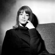 La chanteuse française Françoise Hardy (Rue des Archives) - Muzeo.com