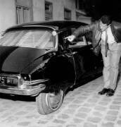 La Citroën Ds du général Charles De Gaulle après la tentative d'assassinat Said (Rue des Archives) - Muzeo.com