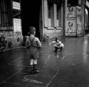 La marelle  - Paris 1960 (Gérald Bloncourt) - Muzeo.com