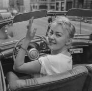 L'actrice française Dominique Wilms sur le tournage du film « Les Aventuriers du Mékong » (Rue des Archives) - Muzeo.com