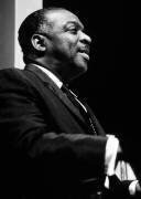 Le célèbre pianiste de jazz Count Basie (Rue des Archives) - Muzeo.com