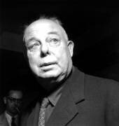 Le réalisateur français Jean Renoir (Rue des Archives) - Muzeo.com