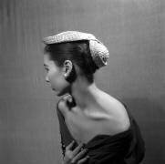 Les accessoires de mode Givenchy,13 février 1954 (Rue des Archives) - Muzeo.com