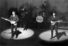 Les Beatles Paul McCartney (Rue des Archives) - Muzeo.com