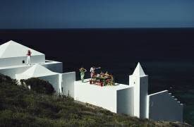 Los Leones (Slim Aarons) - Muzeo.com