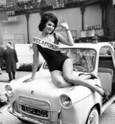 Lydiane Huet, « Miss Automobile » au Salon de l'Automobile (Rue des Archives) - Muzeo.com