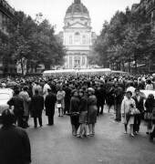 Mai 68 : Manifestateurs près de la Sorbonne (Rue des Archives) - Muzeo.com