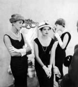 Mannequins présentant les nouvelles créations de chapeaux du modiste Svend (Keystone) - Muzeo.com