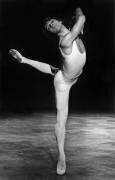 Mickael Denard dansant en août 1975 (Rue des Archives) - Muzeo.com