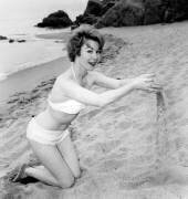 Nadine Tallier, Future Nadine De Rothschild (Rue des Archives) - Muzeo.com