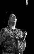 Oum Kalsoum, chanteuse arabe, à l'Olympia (Rue des Archives) - Muzeo.com