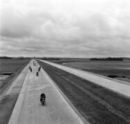 Ouverture de l'autoroute du sud A6, 29 Mars 1963 (Rue des Archives) - Muzeo.com