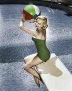 Pin-up sur un plongeoir (anonyme) - Muzeo.com