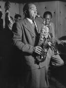 Portrait de Charlie Parker, Tommy Potter, Miles Davis, et Max Roach (William Gottlieb) - Muzeo.com
