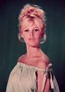 POUTING BARDOT (Hulton Archive) - Muzeo.com