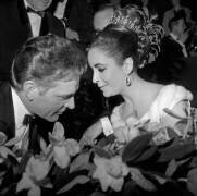 Richard Burton et Elizabeth Taylor (Rue des Archives) - Muzeo.com