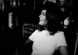 Romy Schneider et son feutre noir sur le tournage des choses de la vie (Keystone) - Muzeo.com