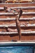 Sunbathing in Capri (Slim Aarons) - Muzeo.com