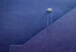 A Crying Wall (Jacqueline Hammer) - Muzeo.com