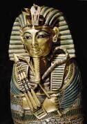 Antiquité égyptienne : détail d'un sarcophage en or ciselé utilisé pour conserver les viscères du défunt (anonyme) - Muzeo.com