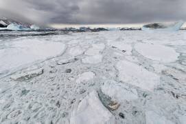 Banquise sur la Mer de Ross - Antarctique (Tobias Bernhard Raff) - Muzeo.com