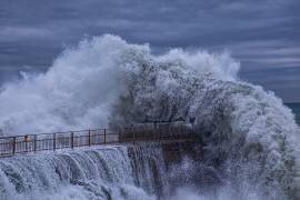 Big sea wave (Roberto Zanleone) - Muzeo.com