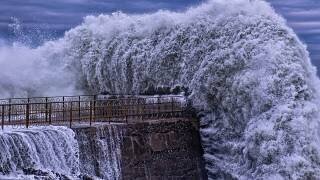 Big sea wave (Roberto Zanleone) - Muzeo.com