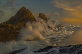 Crashing and Surging (James S. Chia) - Muzeo.com