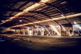 Entrepôt abandonné (Benoît Bacou) - Muzeo.com