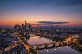 Frankfurt Skyline at sunset (Robin Oelschlegel) - Muzeo.com