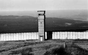 Réunification allemande / Fortifications à la frontière, Brocken (Brigitte Hellgoth) - Muzeo.com