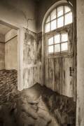 Haunted House (Fion Wong) - Muzeo.com