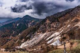 In the mountains (Yuusuke Hisamitsu) - Muzeo.com