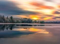La glace envahit lentement le lac (Christian Lindsten) - Muzeo.com
