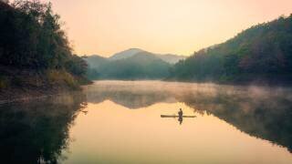 L'automne au lac Ban Viet (Nguyen Tan Tuan) - Muzeo.com