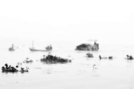 Mékong en brume – Les trois bateaux - Vietnam (Chrystèle Lacène) - Muzeo.com