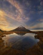 Mount Taranaki : Winter Sunrise (Yan Zhang) - Muzeo.com