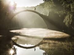 Pont en automne (Ronny Behnert) - Muzeo.com